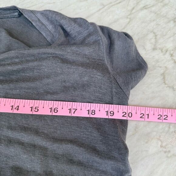 Tahari 100% linen gray Top shirt Linen Asymmetrical Hem Short Sleeve size M - Picture 6 of 7